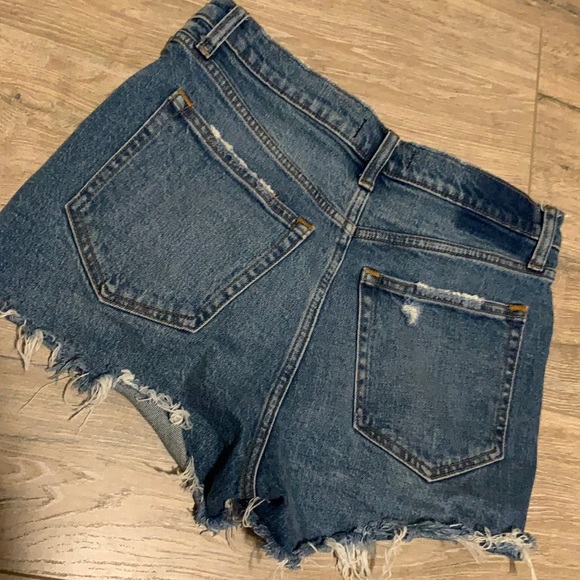 Abercrombie High Rise Shorts - Picture 2 of 3